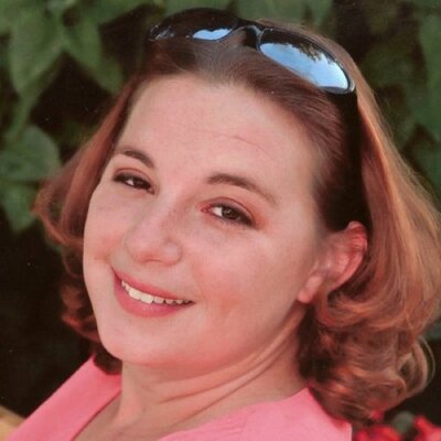 Profile Picture of Lynda Stoops Wolfe (@StoopsLynda) on Twitter