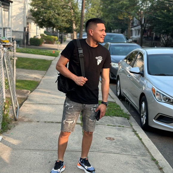 Profile Picture of Juan david Casas perdomo (@juank669) on Poshmark