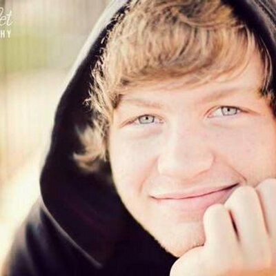 Profile Picture of Garrett Dyer (@Halftooth1) on Twitter