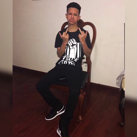 Profile Picture of Angelo Ramos (@angelo12401) on Poshmark