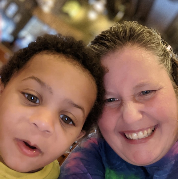 Profile Picture of Shannon Stuart (@shanshanpixley) on Poshmark