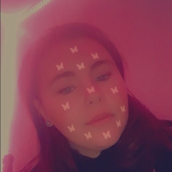 Bella Mineau - Poshmark Profile Picture of Bella Mineau (@bellabear68) on Poshmark