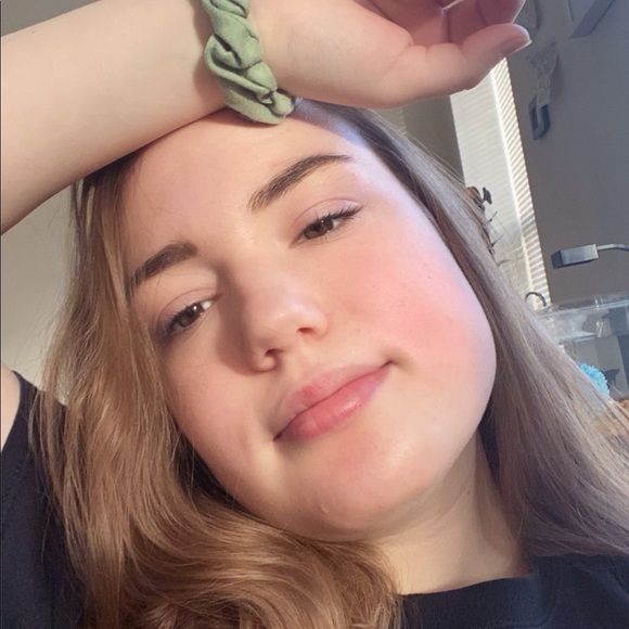 Profile Picture of Becca Bramble (@beccabramble) on Poshmark