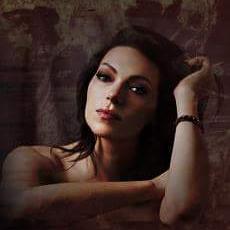 Profile Picture of Laura Prepon France (@LPreponFrance) on Twitter