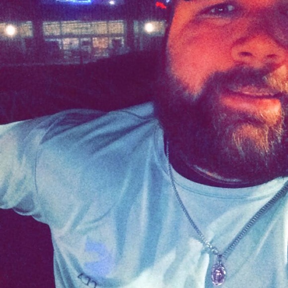 Robert Triana - Poshmark Profile Picture of Robert Triana (@rtriana93) on Poshmark