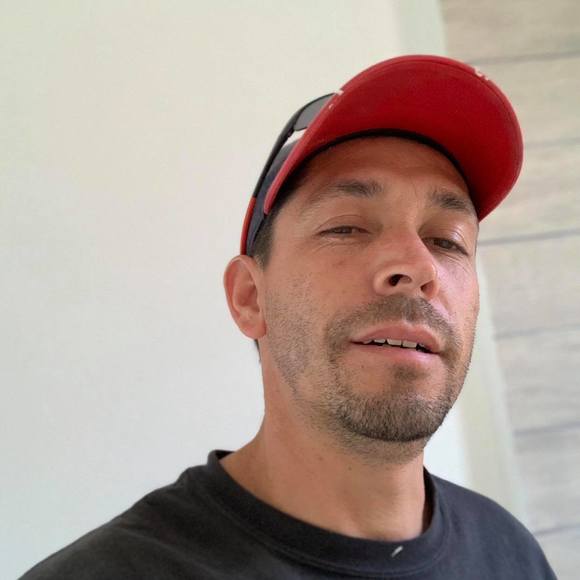 Profile Picture of Joel Pulido (@joelpulido) on Poshmark