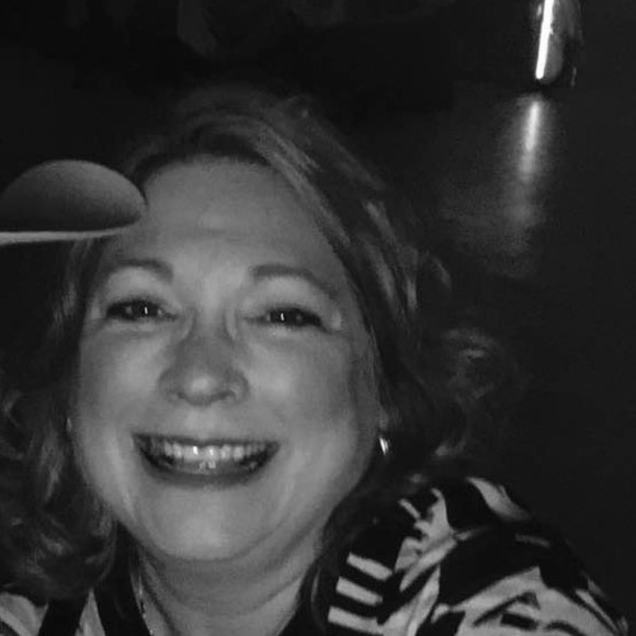 Profile Picture of Kelly Storbeck (@kellystorbeck) on Poshmark