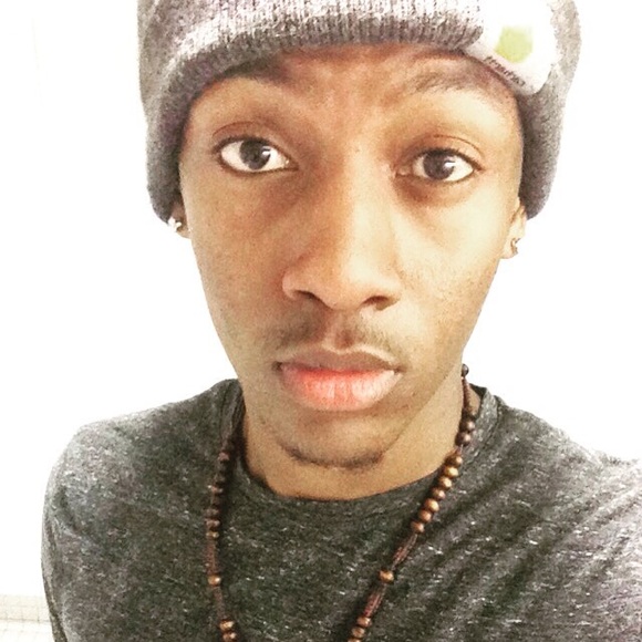 Profile Picture of Bensley Dorneval (@bensley12) on Poshmark