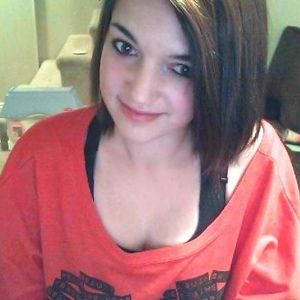 Profile Picture of Lorinda Hill (@kissmeimcuterthanyou) on Myspace