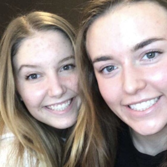 Mackenzy Odelein - Poshmark Profile Picture of Mackenzy Odelein (@mackenzyodelein) on Poshmark