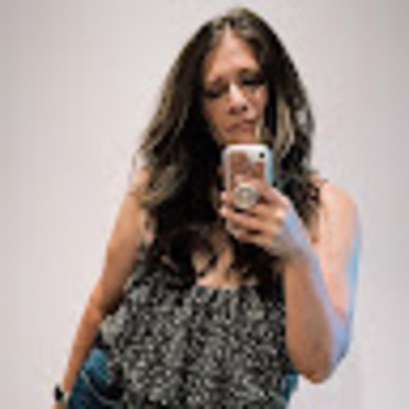 Profile Picture of Whitney Shull (@whitshull85) on Poshmark