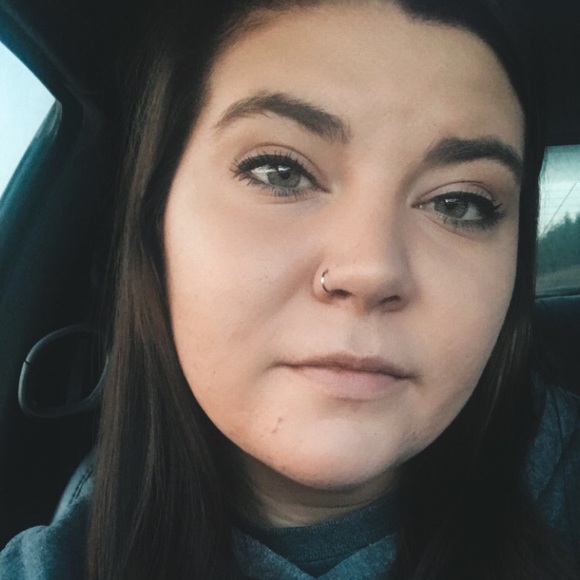 Profile Picture of Holley Pribyl (@hpribyl) on Poshmark
