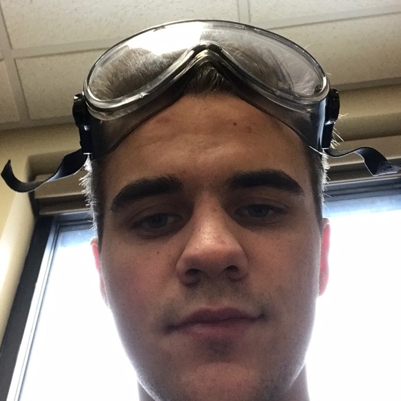 Profile Picture of Koln Oppold (@kolnoppold) on Poshmark
