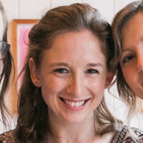 Profile Picture of Julia Cadrain (@juliacadrain) on Poshmark