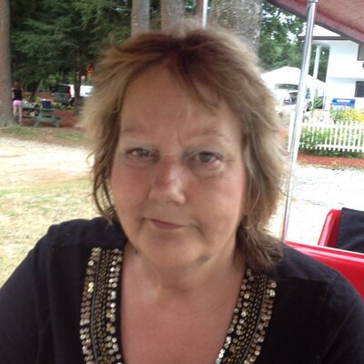 Profile Picture of Debbie Barnard (@webby_debbie) on Twitter