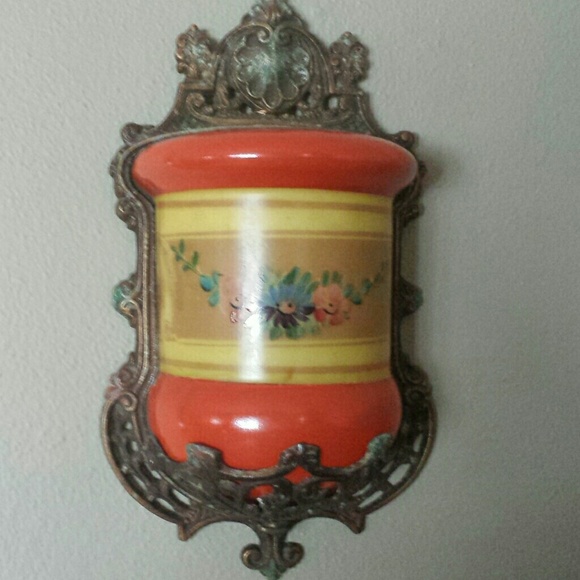 Profile Picture of Carolyn Jannisch (@camplej) on Poshmark