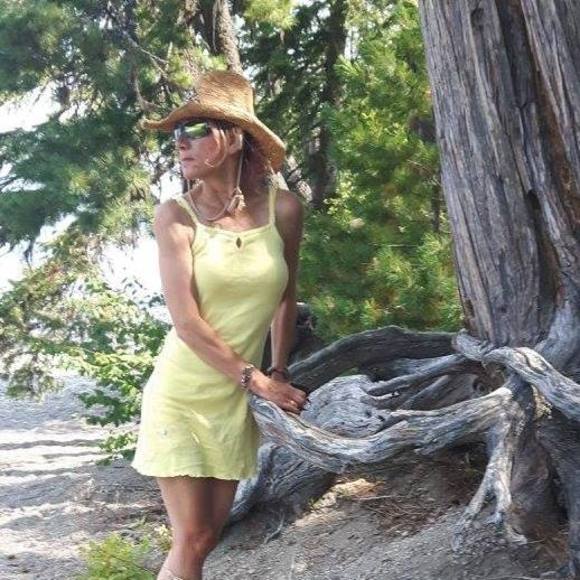 Profile Picture of Lori Campbell (@loron51) on Poshmark