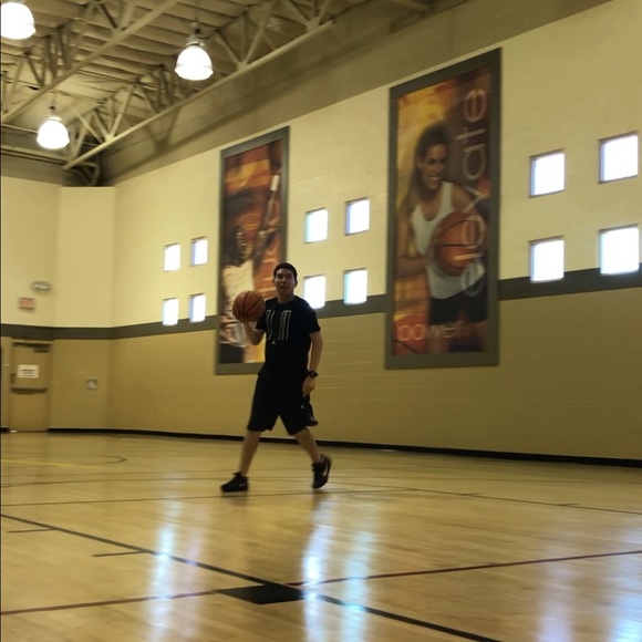 Profile Picture of Ivan Lomeli (@ilomeli22) on Poshmark