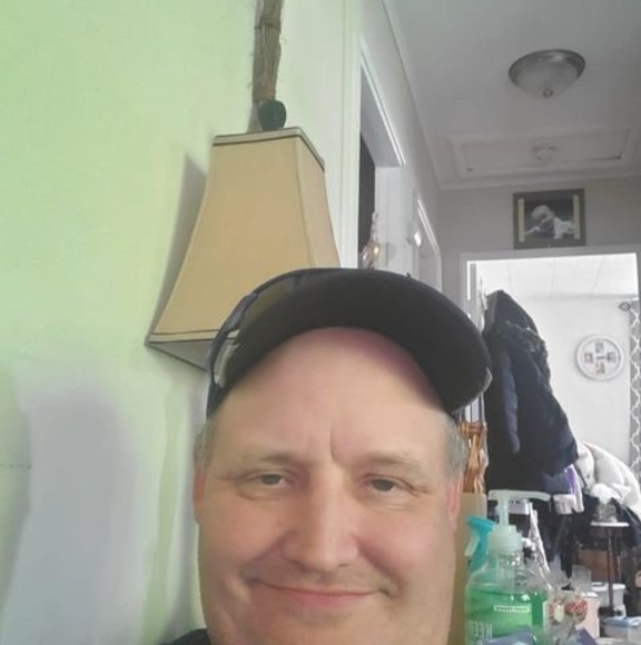 Profile Picture of Daniel Keck (@dannsand) on Poshmark