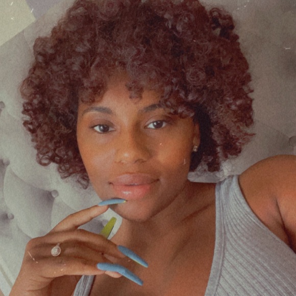 Profile Picture of Jessica Michellee (@jmichelle0908) on Poshmark