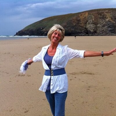 Profile Picture of Dee Roberts (@deeroberts1) on Twitter