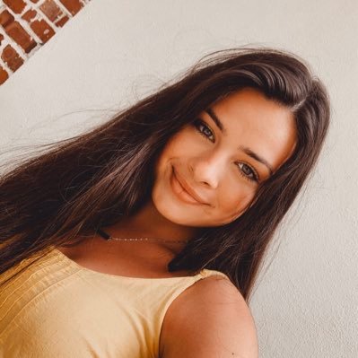 Profile Picture of Emily Lopez (@emniclo) on Twitter