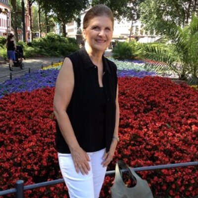 Profile Picture of Dianne McCarty (@zalbr) on Twitter