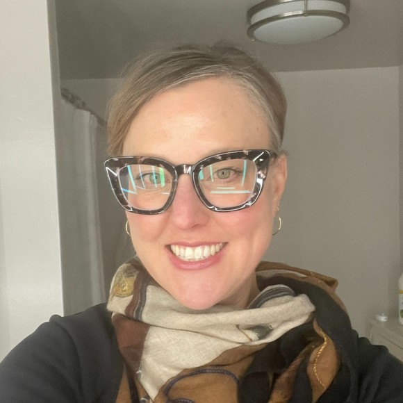 Profile Picture of Monique Otness (@moniquenatalieo) on Poshmark