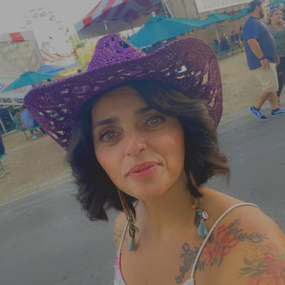 Profile Picture of Christiane Rodrigues (@christianero809) on Poshmark