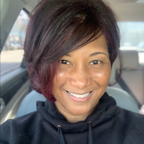 Profile Picture of Aletta Davis (@alettadavis) on Poshmark