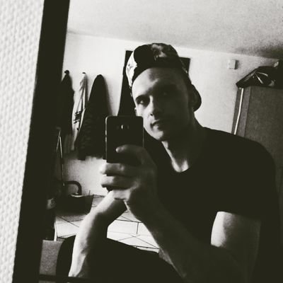 Profile Picture of Alexander Ambrose (@playboyX170) on Twitter