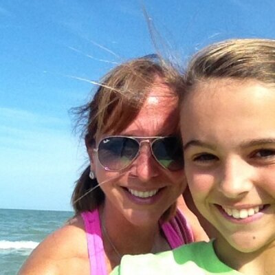 Profile Picture of Lori Pinto (@10s_lori) on Twitter