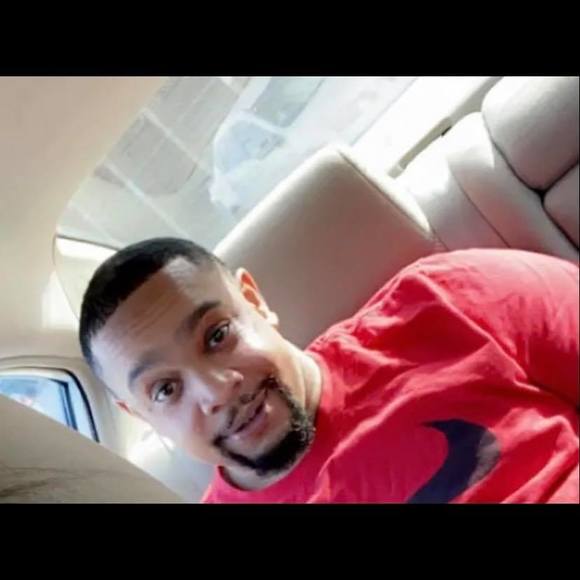 Profile Picture of Tristan Pearson (@tristan_pearson) on Poshmark