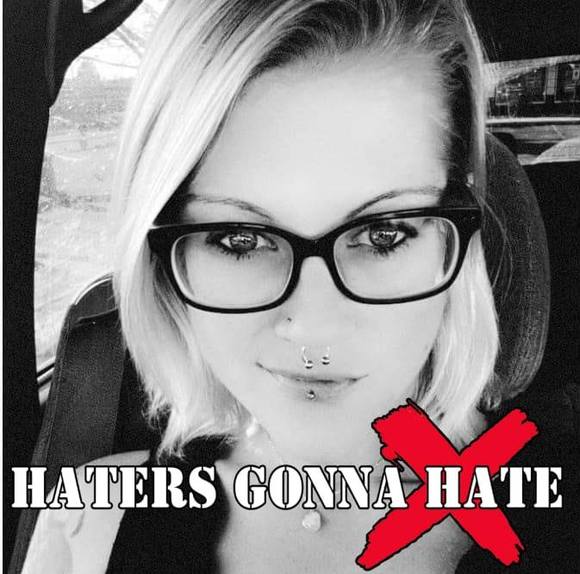 Profile Picture of Jessica Mecum (@jeslynnm) on Poshmark