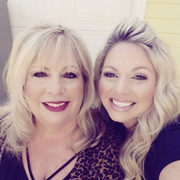 Profile Picture of Cristine Amicarelli (@crisamicarelli4) on Poshmark