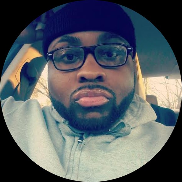 Profile Picture of Darius Long (@danswer23) on Poshmark