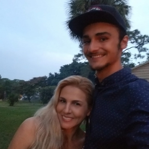 Profile Picture of Amber Mcelhenie (@ambermcelhenie) on Poshmark