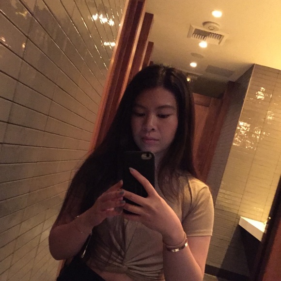 Profile Picture of Cassandra Ramos (@cassie24ramos) on Poshmark