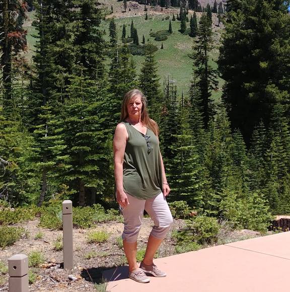 Profile Picture of Beverly Thompson (@bathompson0315) on Poshmark