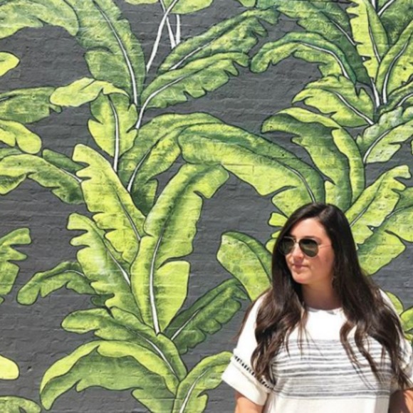 Profile Picture of Chloe Ewing (@chloe6020) on Poshmark