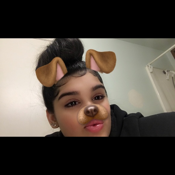 Profile Picture of Micaela Chavez (@micaelachavez) on Poshmark