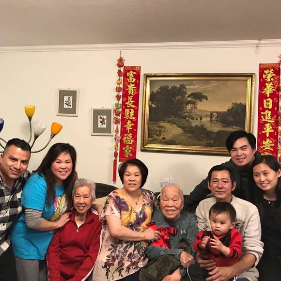 Profile Picture of Vivian Tat (@vivibb) on Poshmark