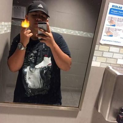 Profile Picture of Cotto (@Robert02686054) on Twitter