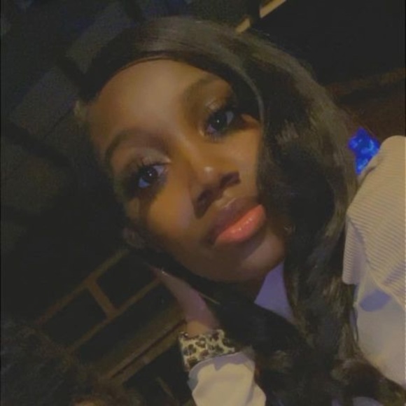 Chasity Quinn - Poshmark Profile Picture of Chasity Quinn (@chasquinn22) on Poshmark