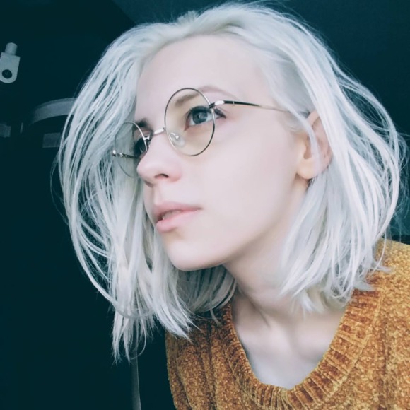 Profile Picture of Amber Gentsy (@4percent) on Poshmark