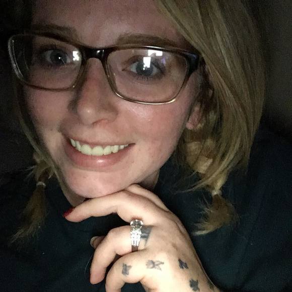 Profile Picture of Alexys Allbright (@alexysallbright) on Poshmark