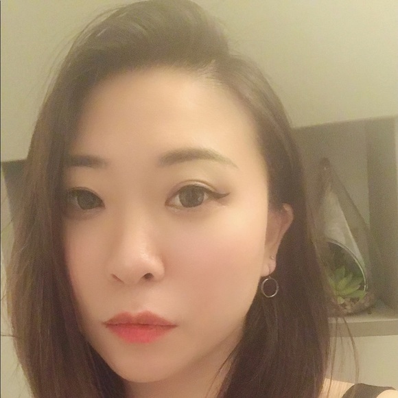 Profile Picture of Lucy Jiang (@lucy_jiang) on Poshmark
