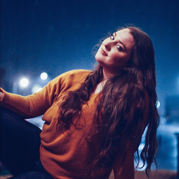 Profile Picture of Caitlin Pyle (@caitlinpyle13) on Poshmark