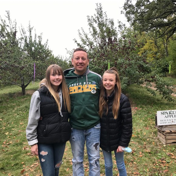 Profile Picture of Tim Schroeder (@timmyschrads) on Poshmark