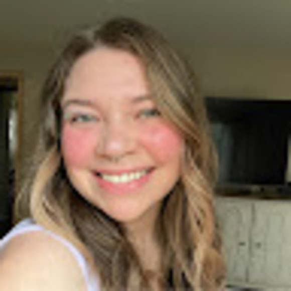 Profile Picture of Savannah Pugh (@savipugh) on Poshmark